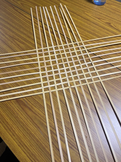 竹かごを作成する図